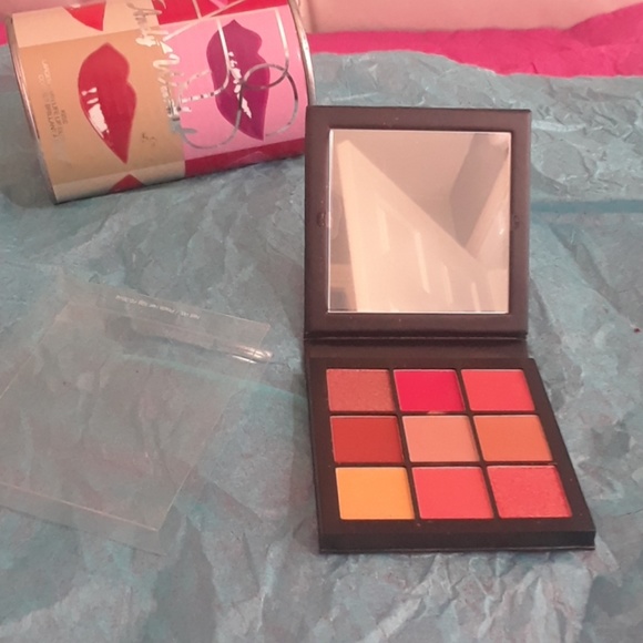 🍑Huda beauty Coral obsessions pallette🍑 - Picture 5 of 7
